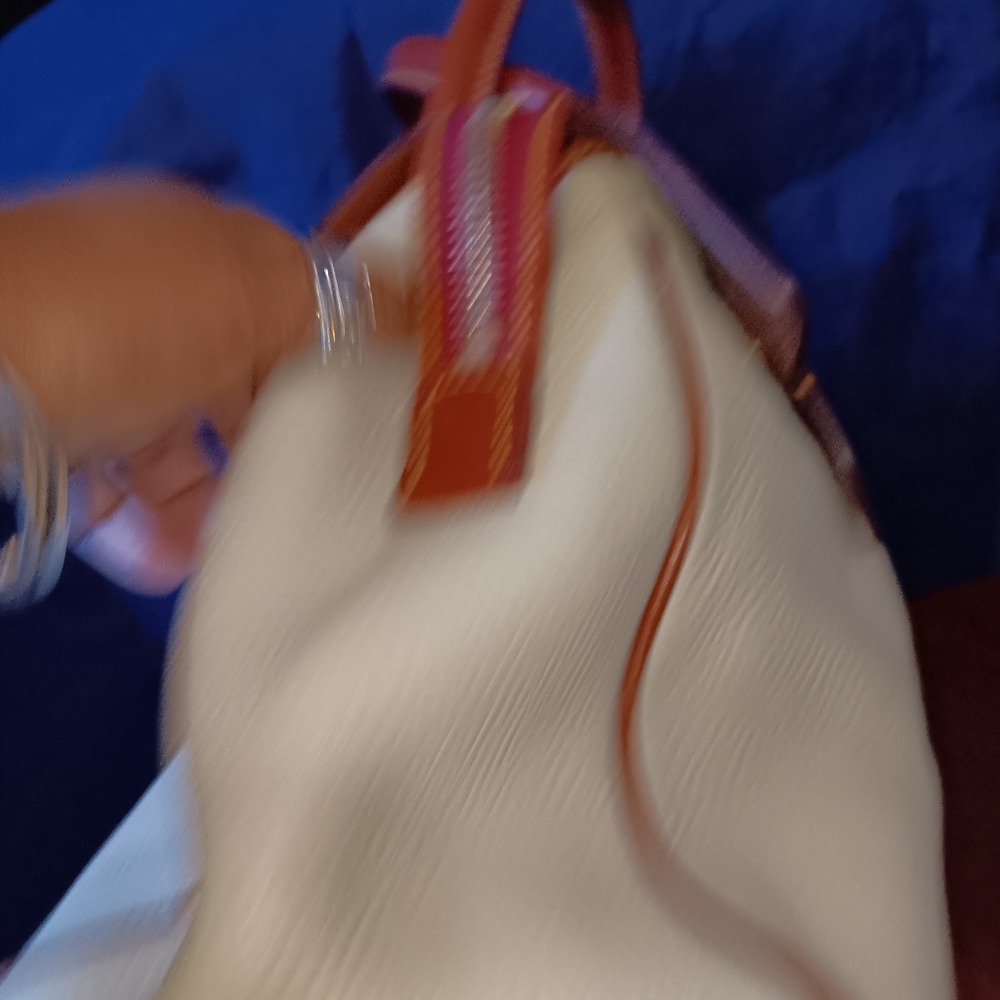 Dooney and bourke satchel - Picture 6 of 10